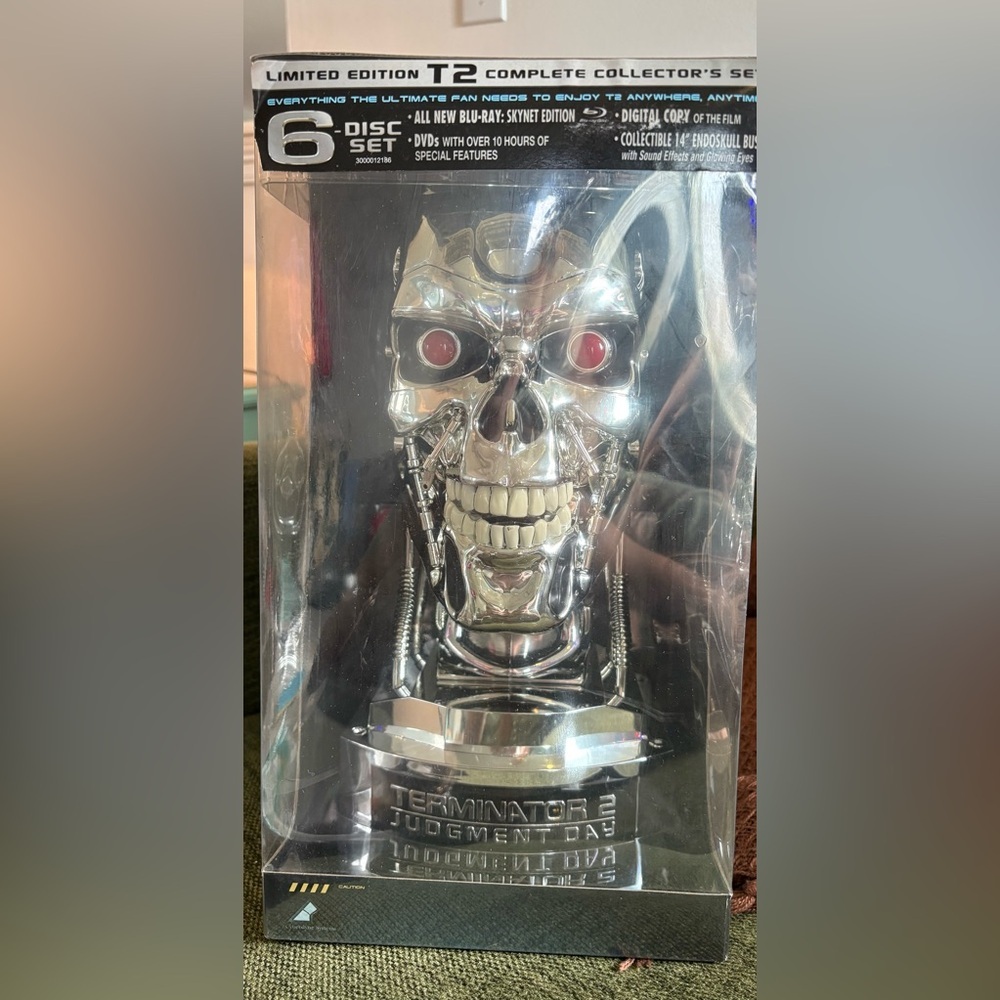 Terminator 2 Limited Edition Silver Blu-ray Set OBO